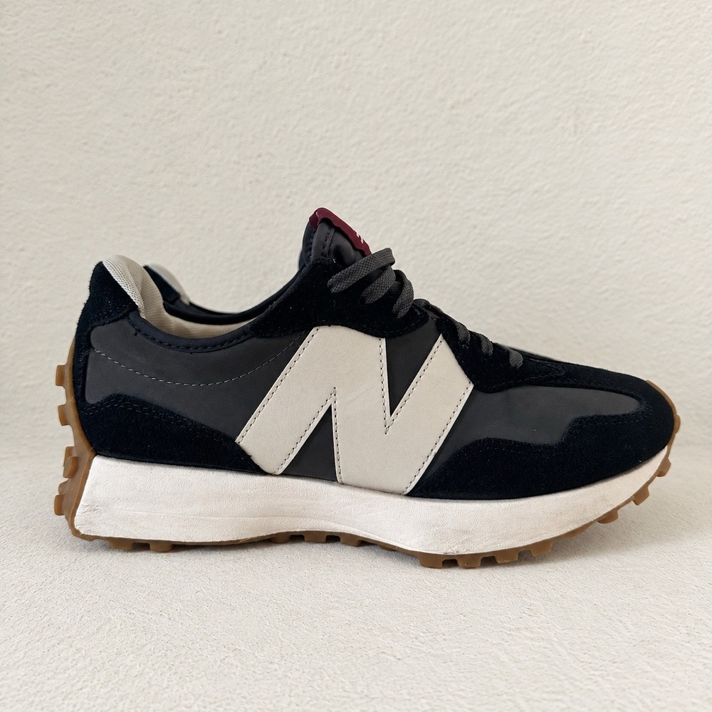 New Balance 327 Black Moonbeam Women's Lifestyle Sneakers Sz 9
